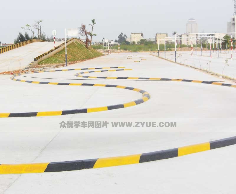 建安駕校S路學車場地
