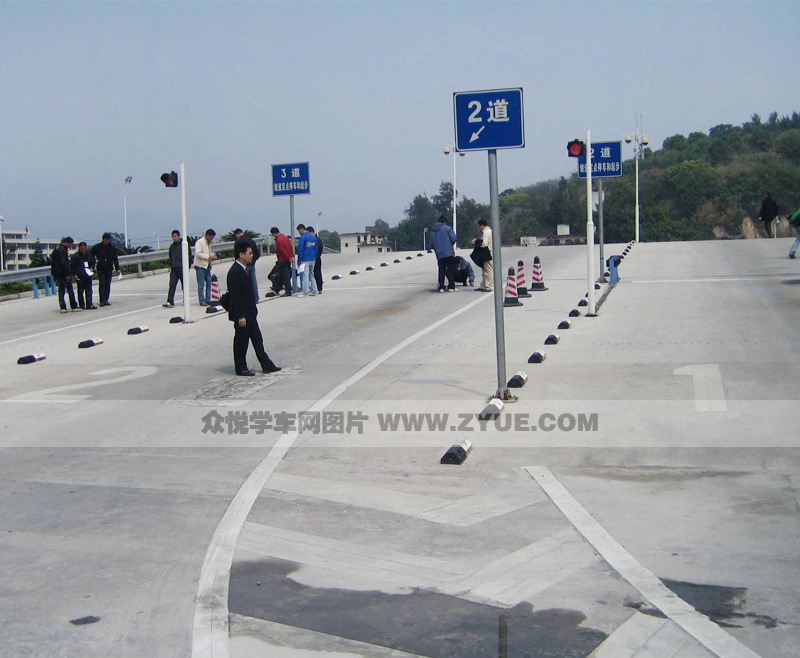 聯合駕校坡道定點停車與起步場地