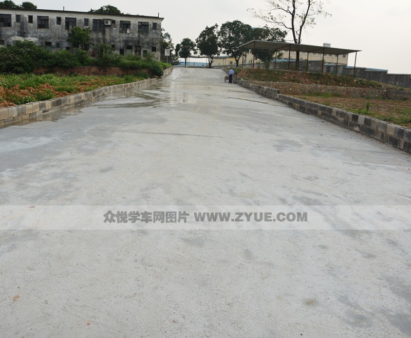 農興駕校學車場