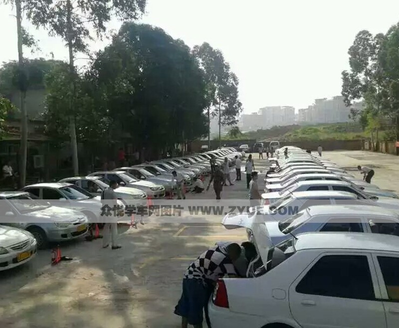 農興駕校教練車