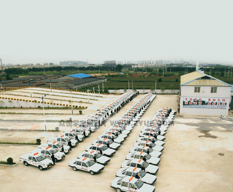 軍誠駕校訓練車型