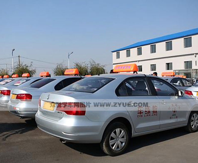 軍誠(chéng)駕校訓(xùn)練車型之三
