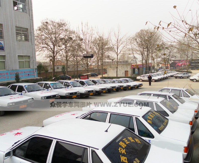 路正駕校C1教學用車