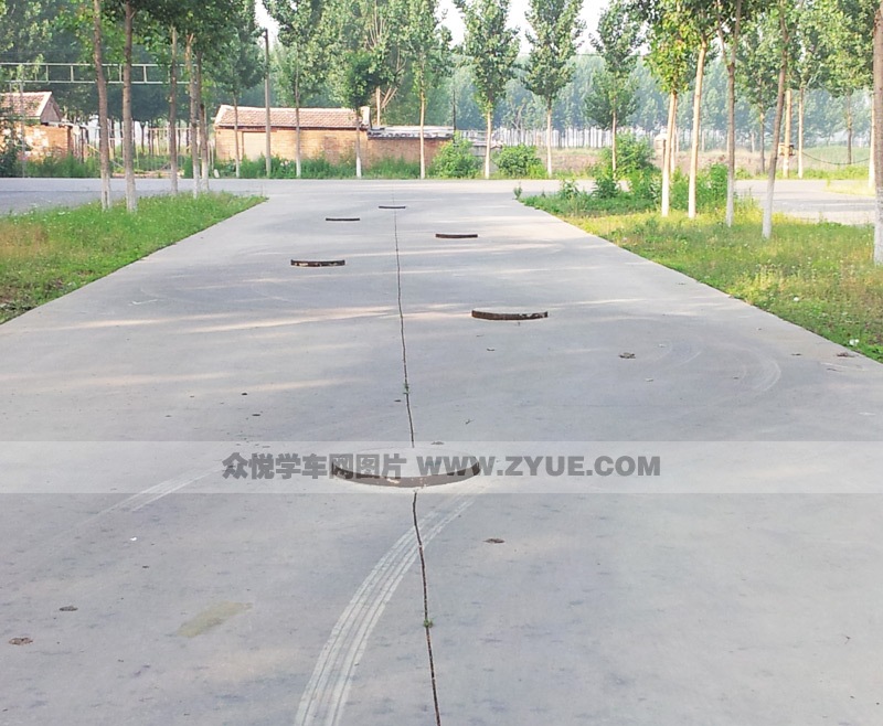 先達駕校連續障礙路場地